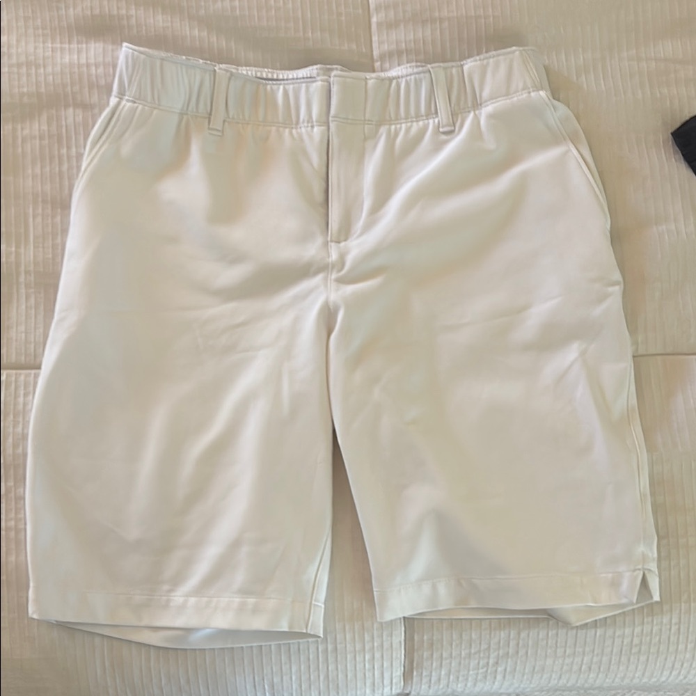 Under Armour White Flat Front Shorts Lightweight Performance